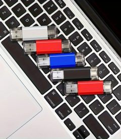 Clé USB 8Go avec Ports USB-A et USB-C pour PC